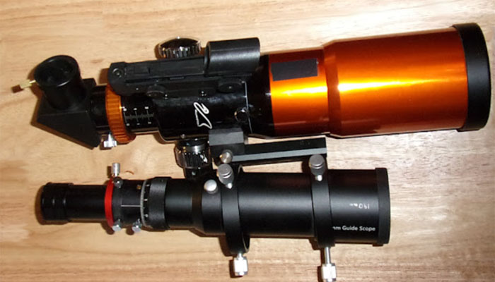 Guide-scope is set at an angle to the direction.jpg